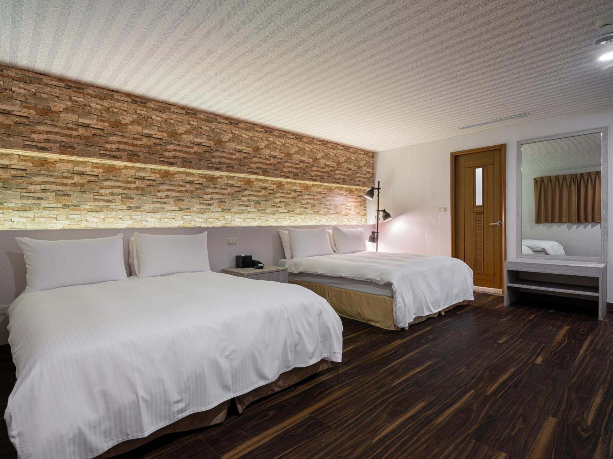 West Hotel Puli Bagian luar foto
