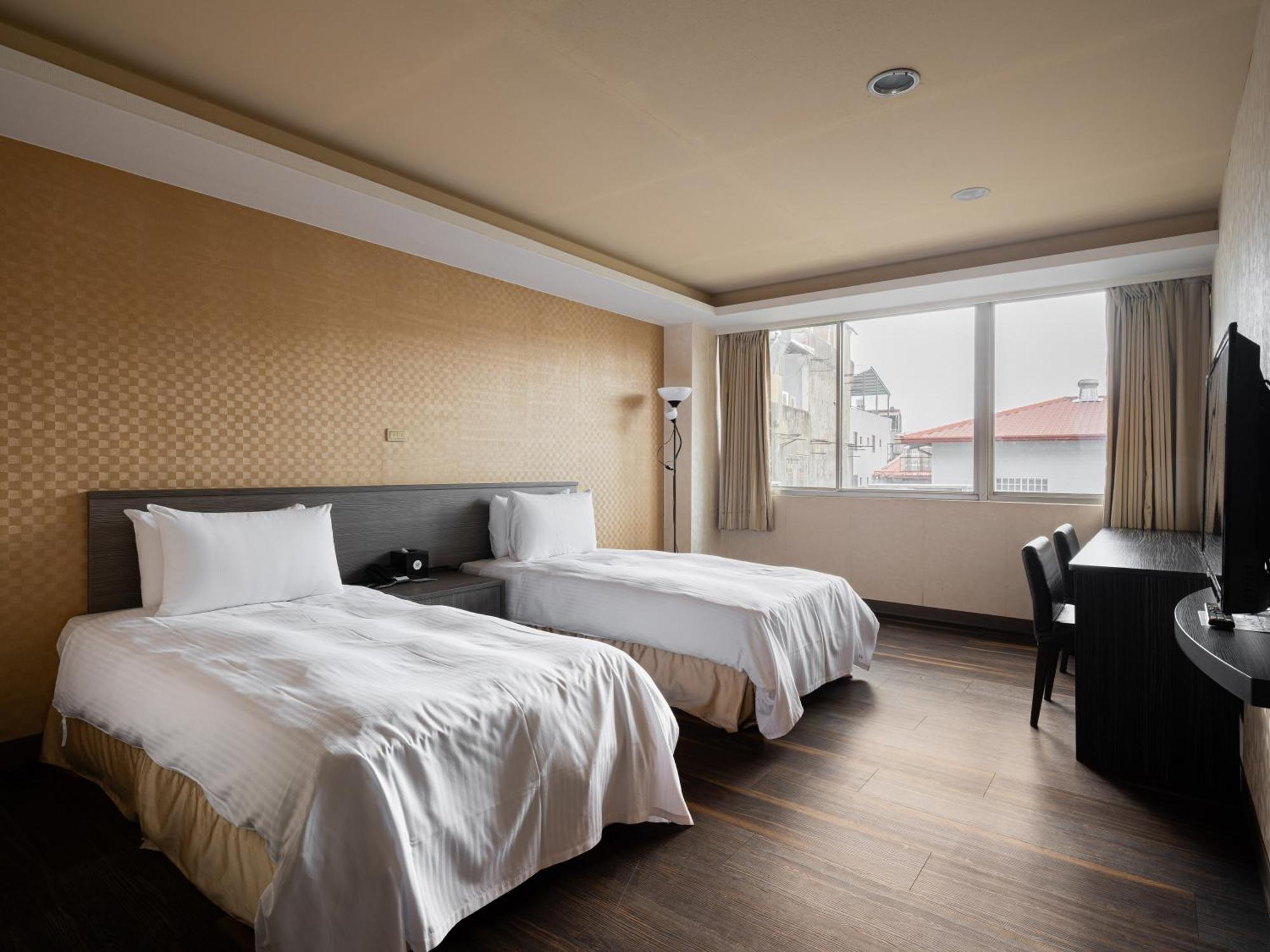 West Hotel Puli Bagian luar foto